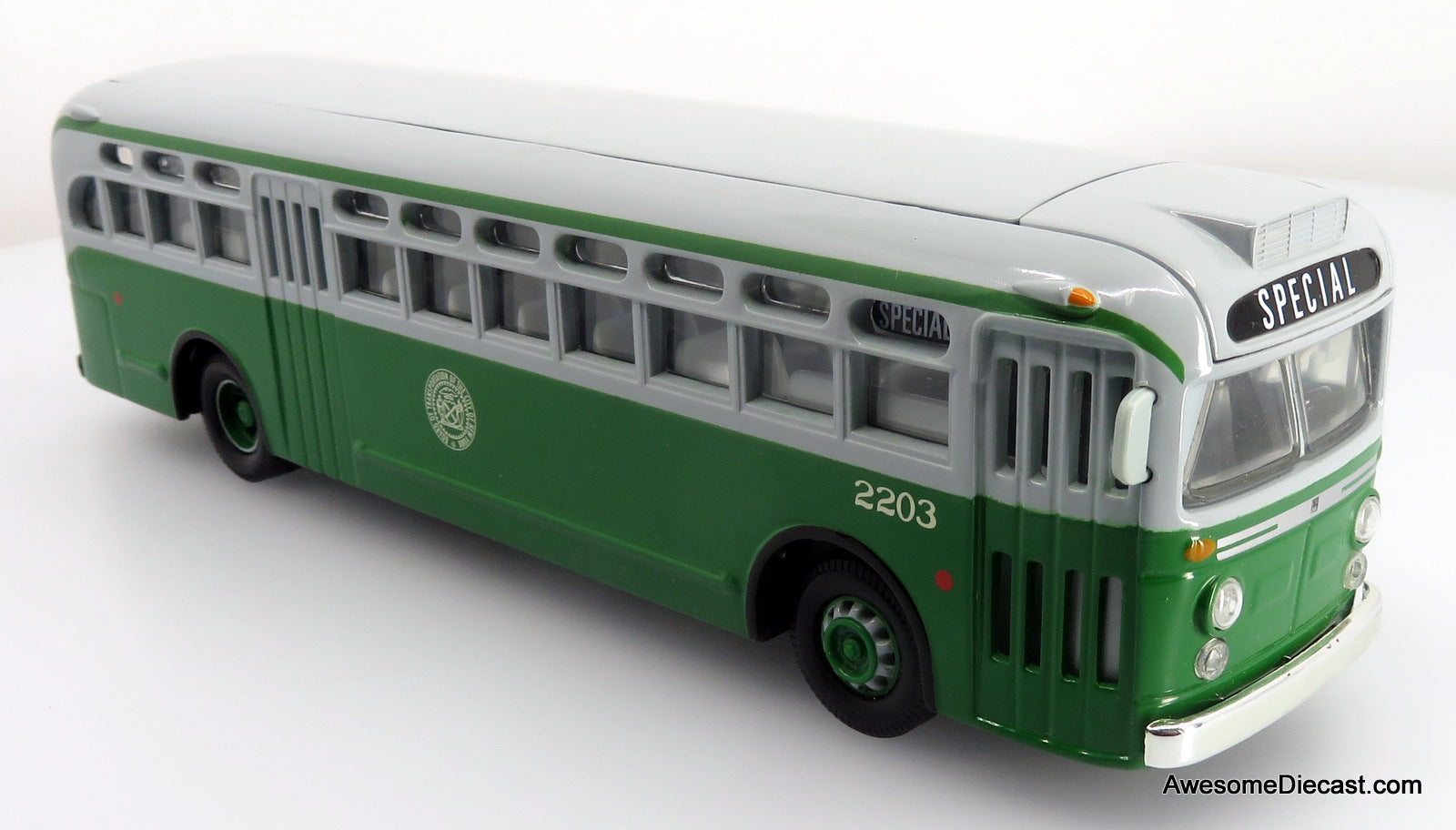 GM 4507 Transit Bus: New York, Board of Transportation of the City of NY - 1:50 Diecast Model Bus by Corgi