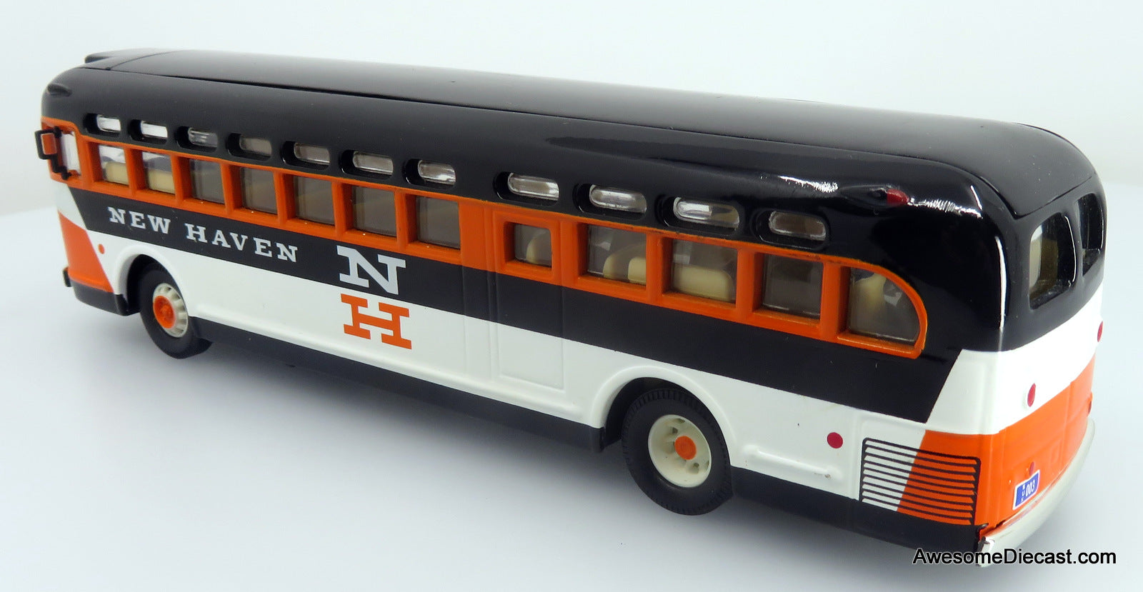 GM 4509 Transit Bus: New Haven - 1:50 Diecast Model Bus by Corgi
