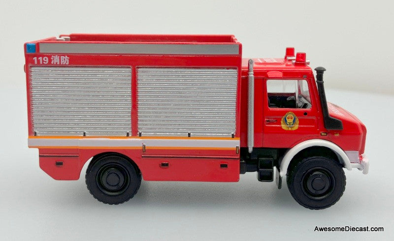 Xcar 1:64 Mercedes Unimog U4000 Armadillo Crawler: Beijing Fire Department