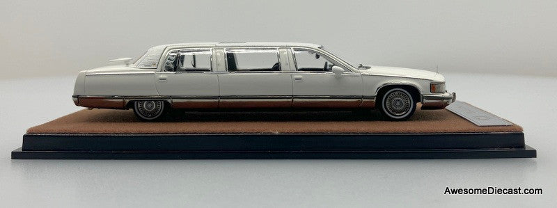 XG Models 1:64 Cadillac Fleetwood Limousine, White