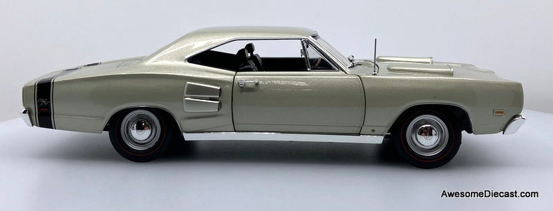 1969 Dodge Coronet R/T, Metallic Green 1:18 Diecast Model Car by Auto World