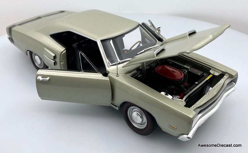 1969 Dodge Coronet R/T, Metallic Green 1:18 Diecast Model Car by