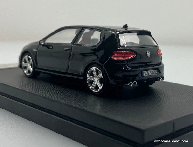 Zoom 1:64 Volkswagen Golf 7R, Black