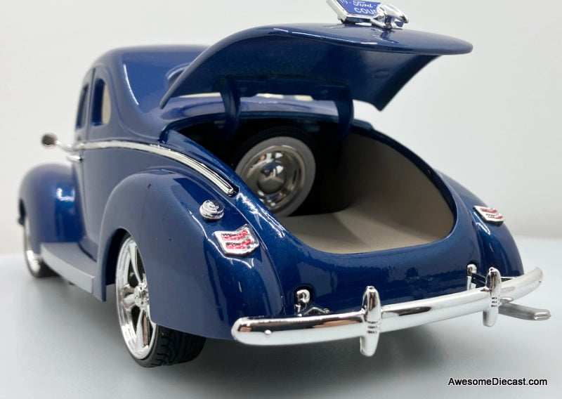 1940 Ford Deluxe Custom, Metallic Blue 1:18 Diecast Model Car by Motor Max