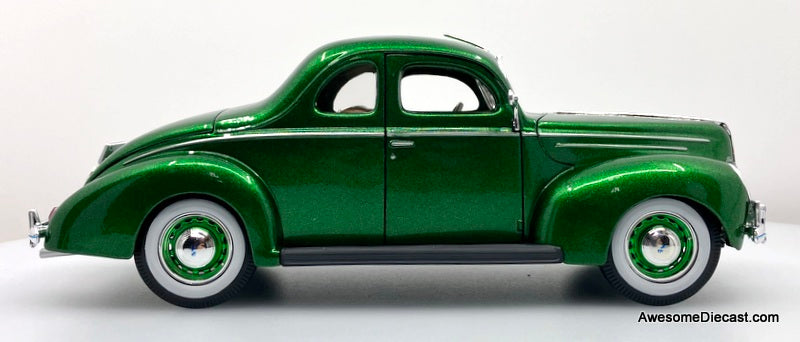 1939 Ford Deluxe Coupe, Metallic Green 1:18 Diecast Model Car by Maisto