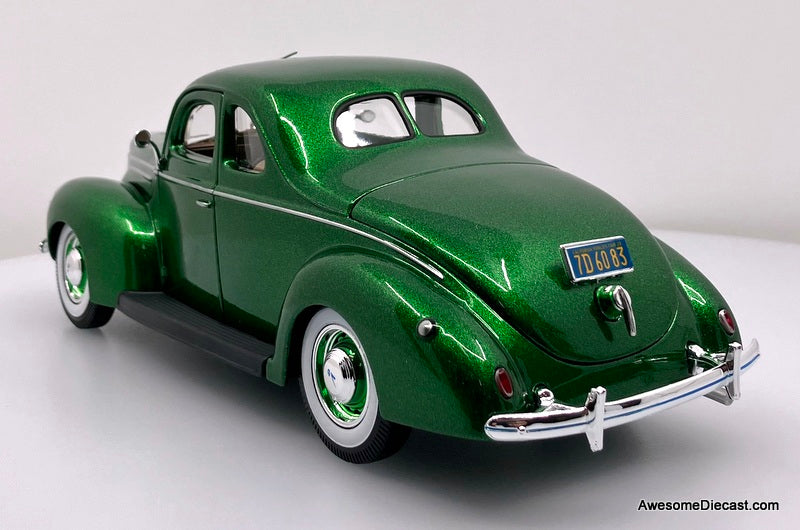 1939 Ford Deluxe Coupe, Metallic Green 1:18 Diecast Model Car by Maisto