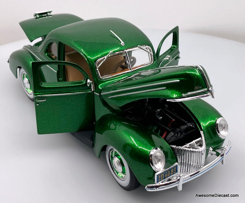 1939 Ford Deluxe Coupe, Metallic Green 1:18 Diecast Model Car by Maisto