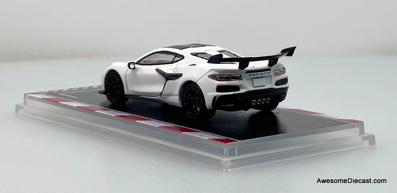 Chevrolet Corvette C8 ZR1, White 1:64 Diecast Model Car by Fine Works64