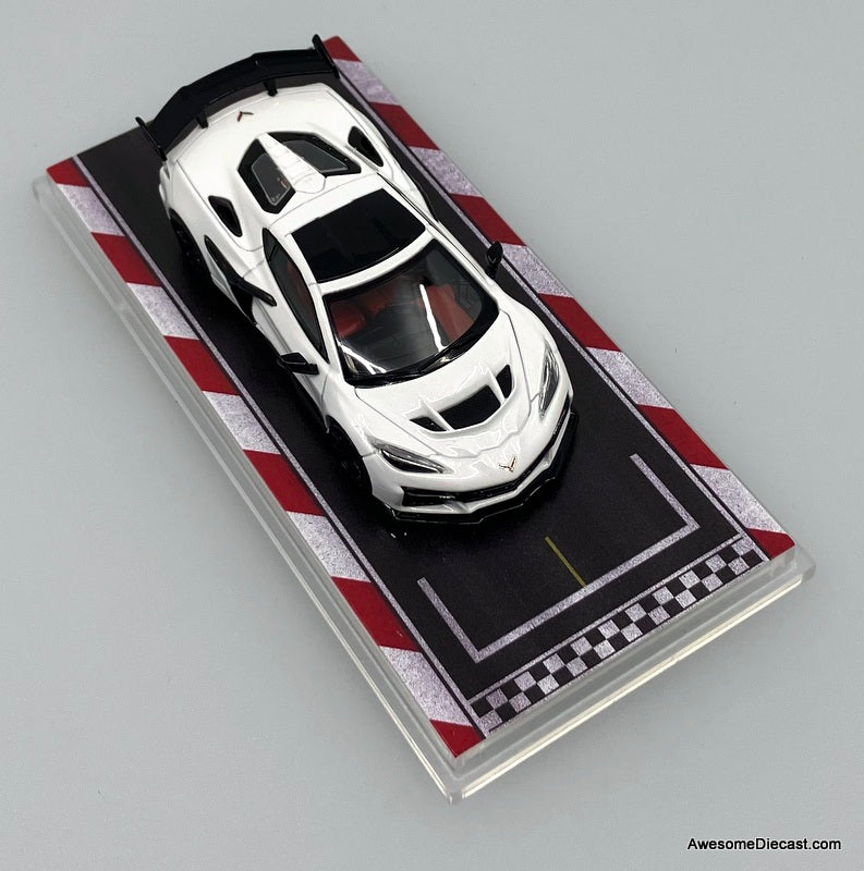 Chevrolet Corvette C8 ZR1, White 1:64 Diecast Model Car by Fine Works64