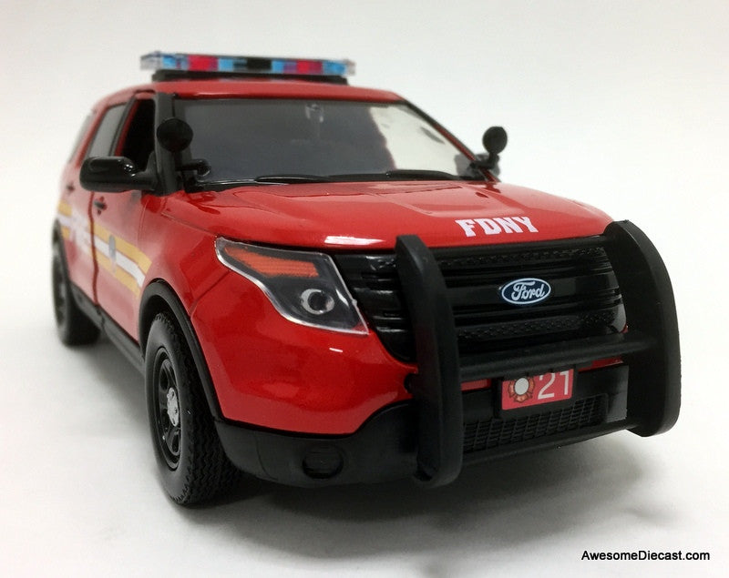 Motor Max 1:24 2015 Ford Police Interceptor: New York Fire Department