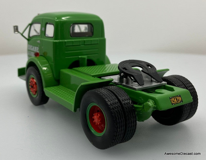 1950 White 3000 Day Cab w/Tanker Trailer: Sinclair Fuel 1:43 Diecast/ABS Plastic Model Truck by Altaya