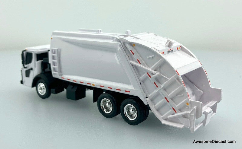 First Gear 1:87 Mack LR w/McNeilus Rear Load Refuse Body, White