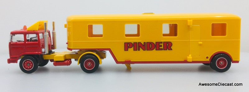 Verem 1:50 Renault Day Cab w/Costume Change Trailer: Pinder Circus