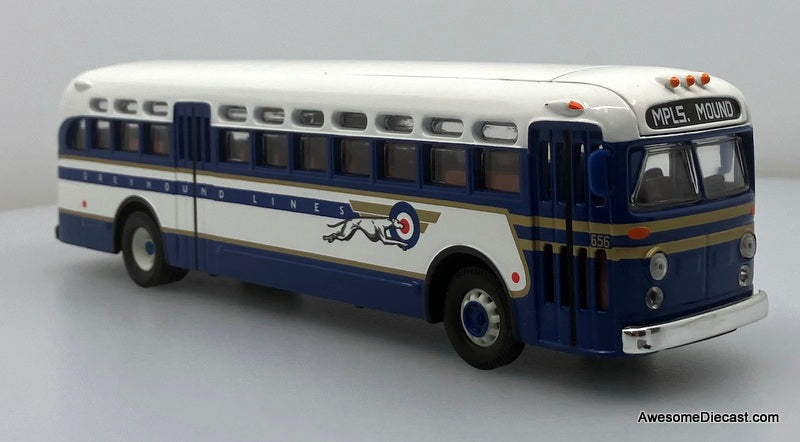 GM 4506 Northland Greyhound Lines 1:50 Diecast Model Bus by Corgi
