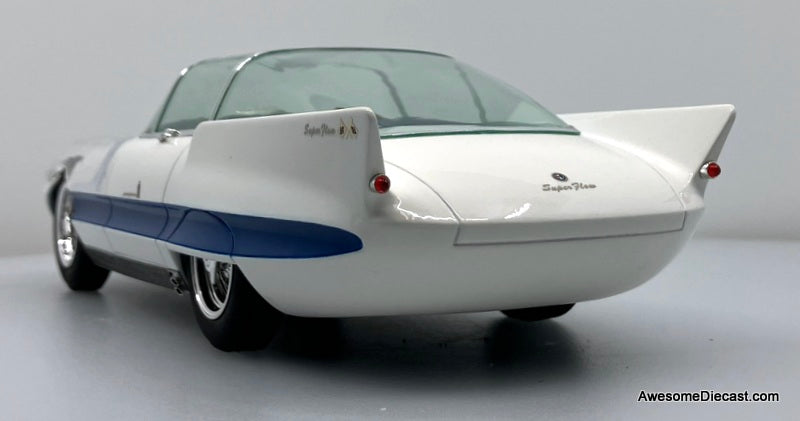 1956 Alfa Romeo 6C 3000 Superflow I Pininfarina, White/Silver 1:18 Resin Cast Model by Maxima