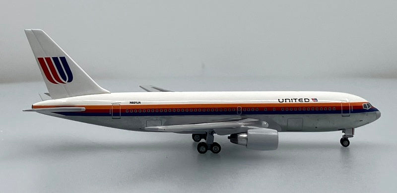 Boeing 767-200 United Airlines (Reg #N601UA) 1:400 Diecast Model Plane by Aero Classics