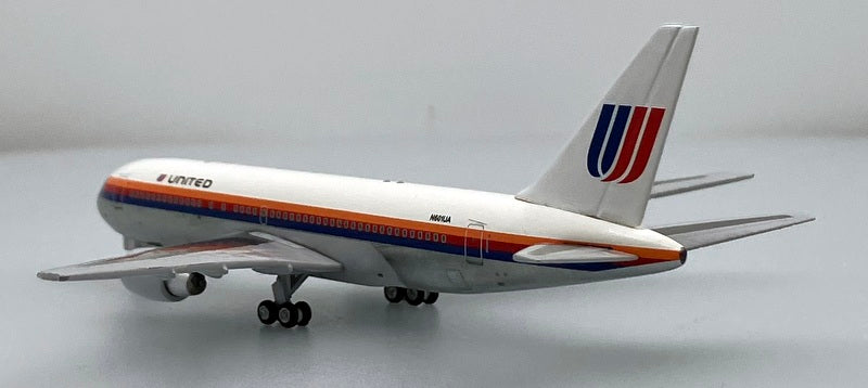 Boeing 767-200 United Airlines (Reg #N601UA) 1:400 Diecast Model Plane by Aero Classics
