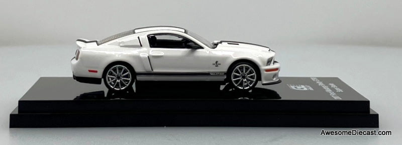 2007 Ford Mustang Shelby GT500 Super Snake, Performance White/Black Stripe 1:64 Diecast Model Car by MotorHelix/Greenlight