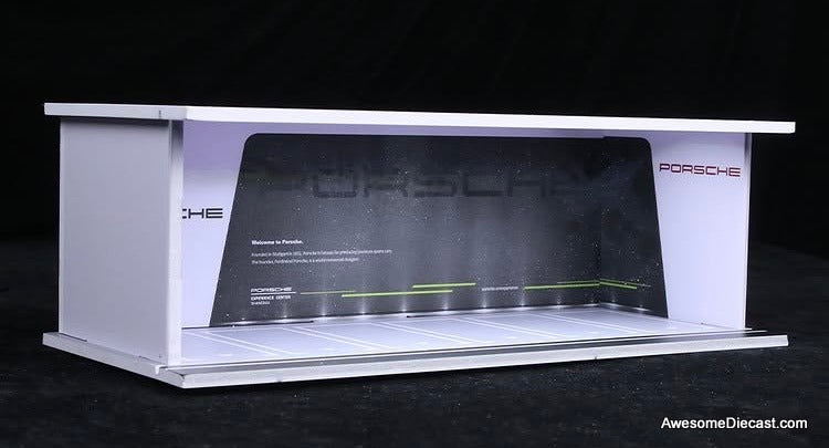 Porsche Parking w/Lighting 1:64 Diorama by M-Cool