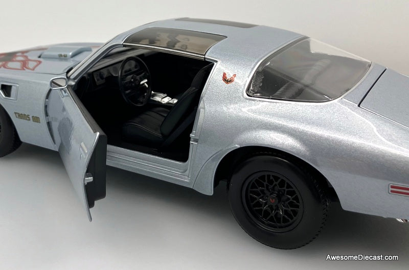 Pontiac Firebird Trans Am, Silver 1:18 Diecast Model Car by Maisto