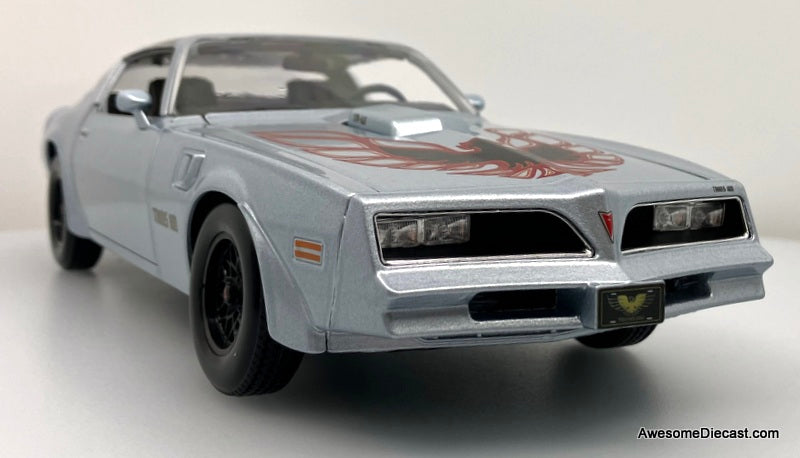 Pontiac Firebird Trans Am, Silver 1:18 Diecast Model Car by Maisto