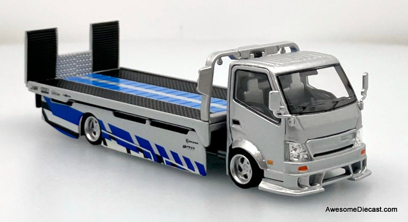 Hino H300 Flatbed Car Transporter: Silver/Blue 1:64 Diecast Model Truck by Supcar