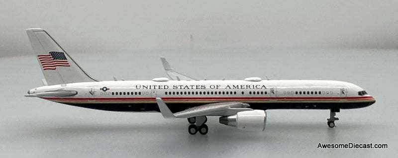 Boeing C32A USAF (Reg #99-0003) 1:400 Diecast Model Plane by Gemini Jets