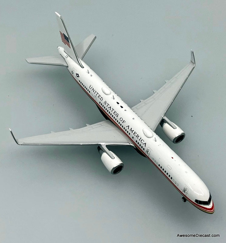 Boeing C32A USAF (Reg #99-0003) 1:400 Diecast Model Plane by Gemini Jets