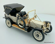 1912 Packard Victoria Model 1-48 - Black/Cream 1:24 Diecast Model by Franklin Mint