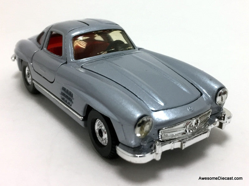 Corgi Cars of the 1950's - 3 Car Gift Set Assorted Scales