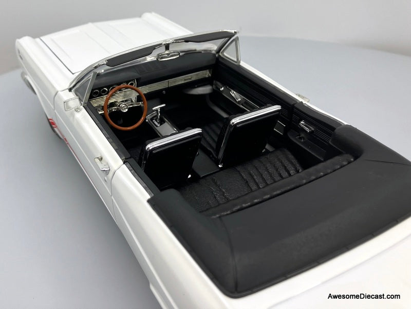 1966 Mercury Cyclone GT Convertible, White 1:18 Diecast Model Car by Road Signature