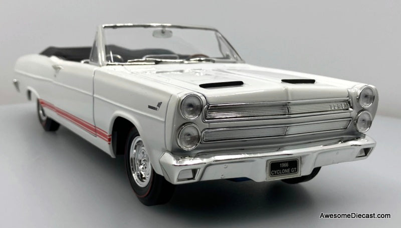 1966 Mercury Cyclone GT Convertible, White 1:18 Diecast Model Car by Road Signature
