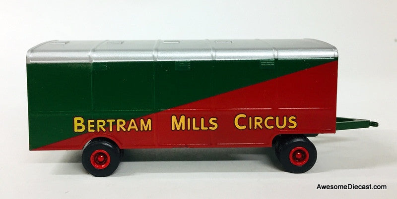 Oxford 1:76 Bedford QLD Truck w/ Trailer: Bertram Mills Circus
