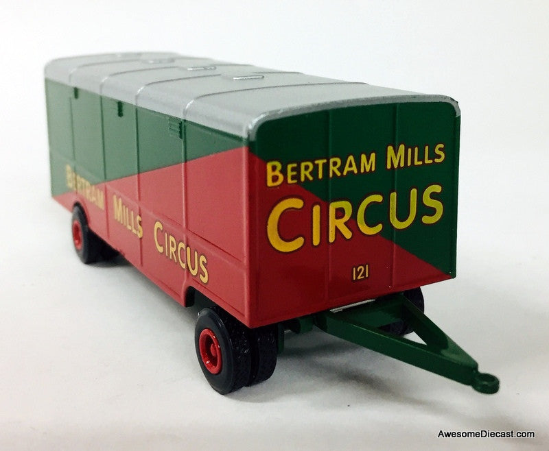 Oxford 1:76 Bedford QLD Truck w/ Trailer: Bertram Mills Circus