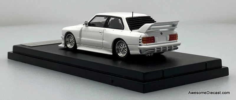 BMW LTO E30, White 1:64 Diecast Model Car by Street Weapon