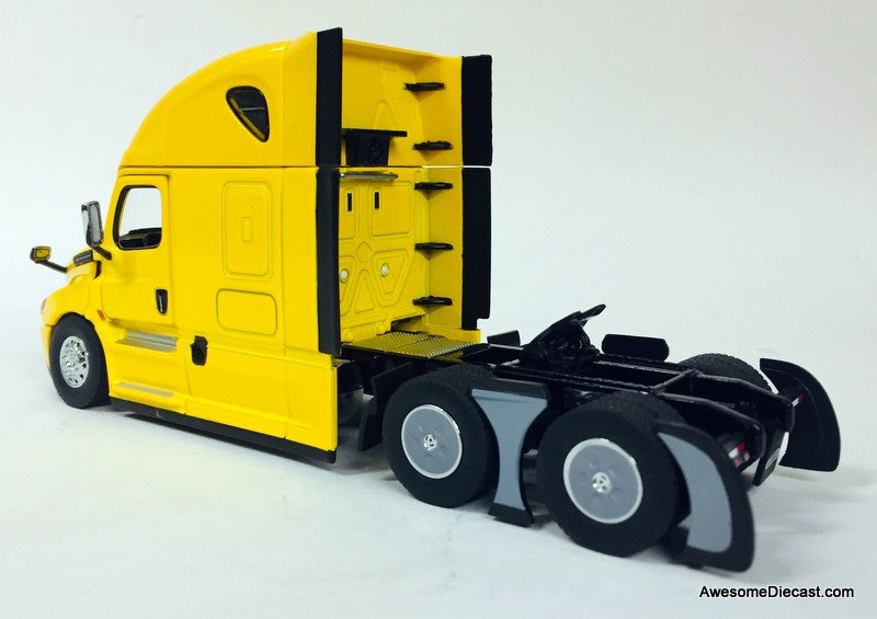 Freightliner Cascadia w/Sleeper Tractor, Yellow 1:50 Diecast Model Truck by Diecast Masters