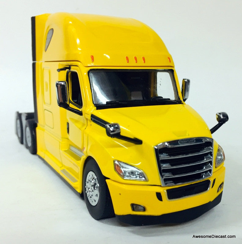 Freightliner Cascadia w/Sleeper Tractor, Yellow 1:50 Diecast Model Truck by Diecast Masters