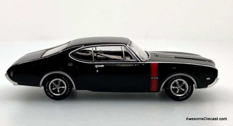 1970 Oldsmobile 442 W-30 Coupe, Ebony Black 1:43 Diecast Model Car by IXO