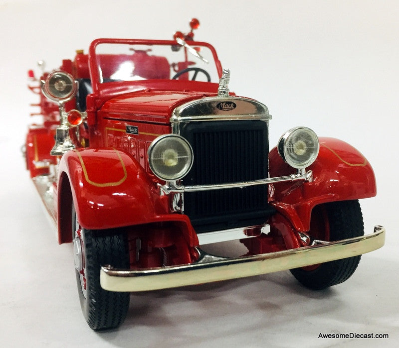 1935 Mack Type 75BX Fire Truck: Hanover Fire Department 1:24 Diecast Model Fire Engine by Signature models