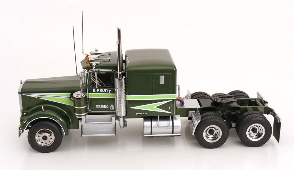 1974 Kenworth W900A Sleeper Tractor - Movin' On (Green) 1:18 Diecast Truck Model by Road Kings