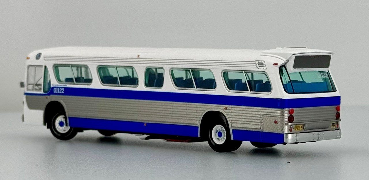 GM SDH-5307 New Look Suburban Bus 1:87 Deluxe Version by Rapido: MTA New York City