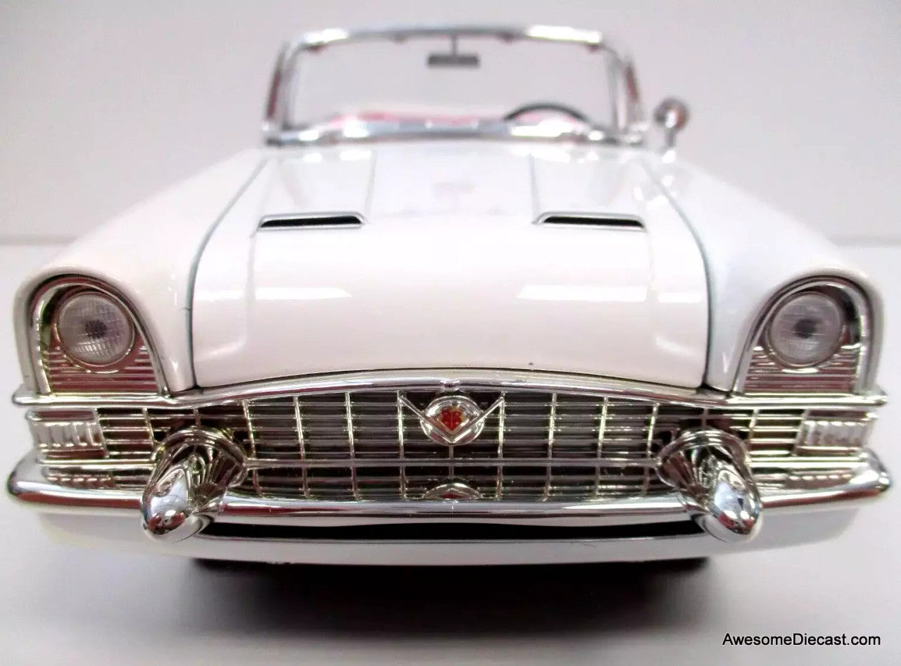 Road Signature 1:18 1955 Packard Caribbean, White/Pink